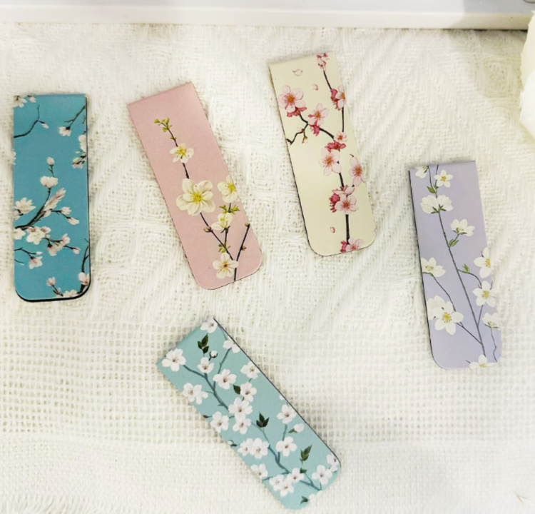 2-Pack Floral Magnetic Bookmarks