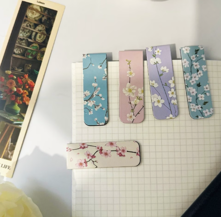 2-Pack Floral Magnetic Bookmarks